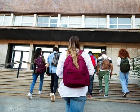 As Teen Boys Shift Toward Conservatism, the Rise of the 'Relaxed Female' Trend Grows Visible